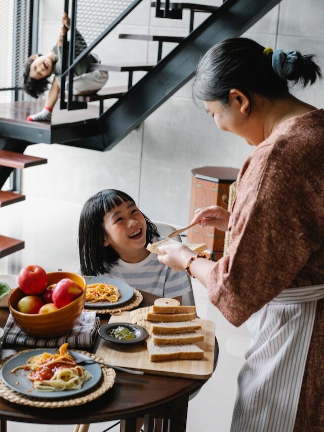 8 SIMPLE LUNCH IDEAS FOR KIDS